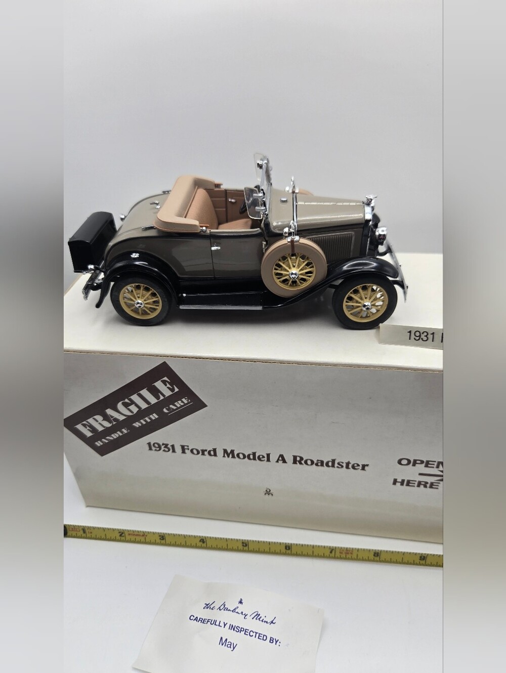 Danbury Mint 1:24 scale 1931 Ford Model A Roadster
